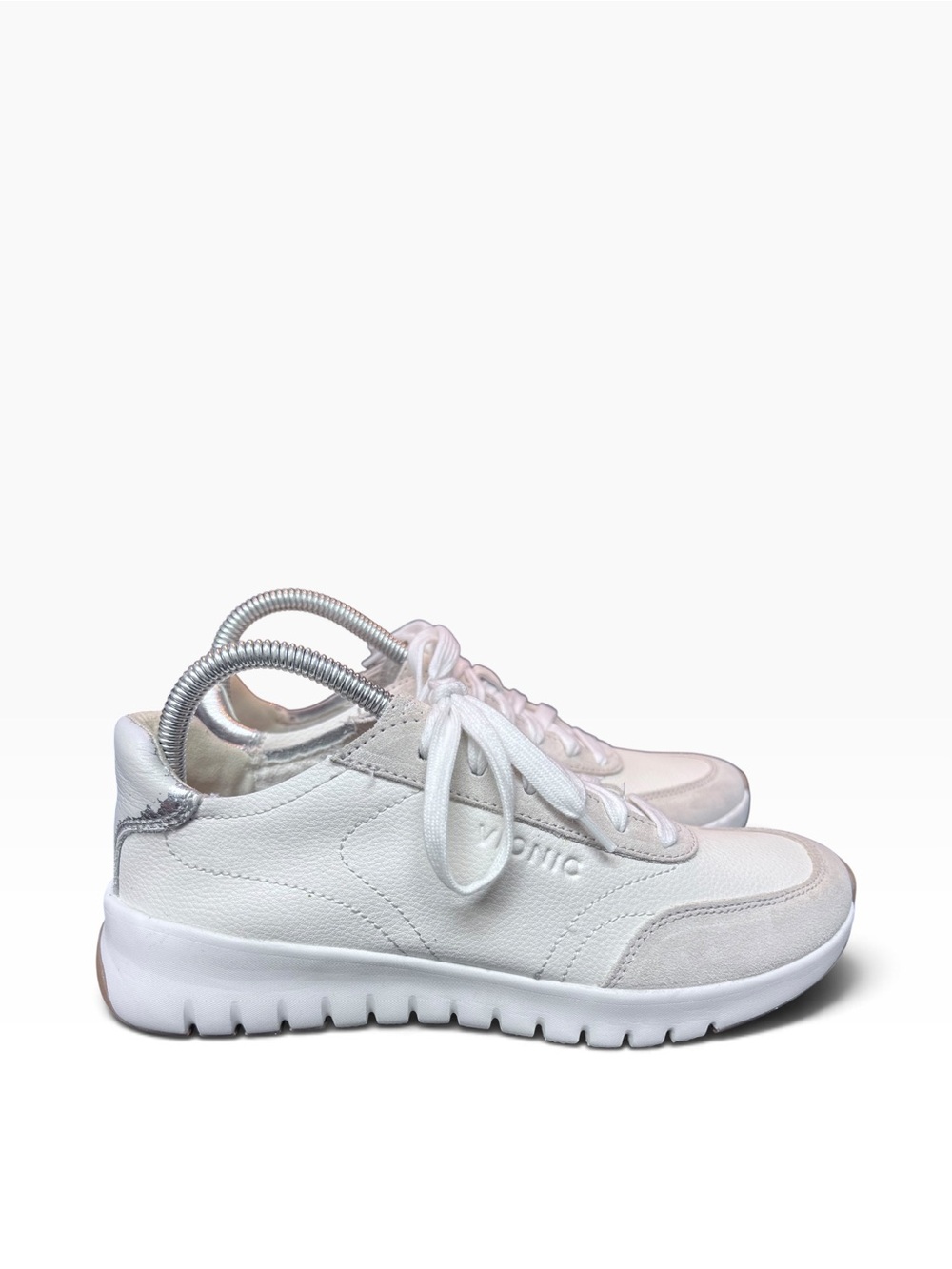 Vionic Uptown Cream Off White Leather Suede Metallic Silver Lace Up Sneakers 8.5 - Picture 2 of 10